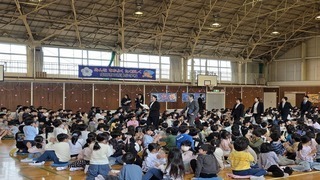 １