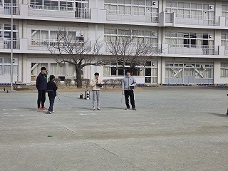１