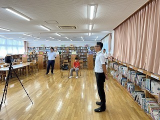 １