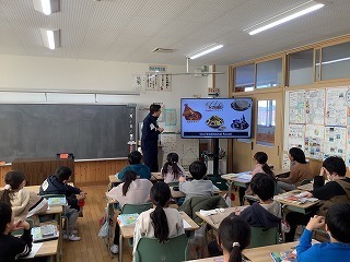 １