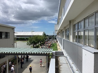 １