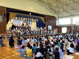 ２