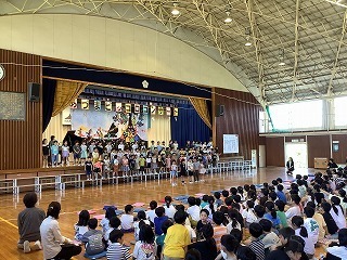 ２