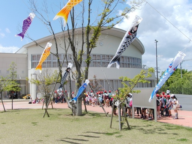 公津の杜小学校校舎の外観写真