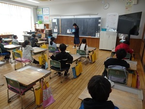 図書委員による読み聞かせ